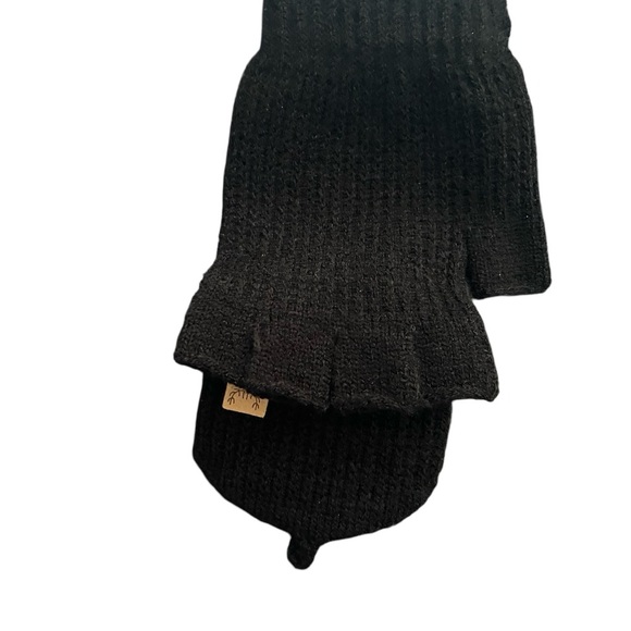 NEW!! Cashmere fingerless gloves w/ button (convertible to mittens) - Picture 10 of 13